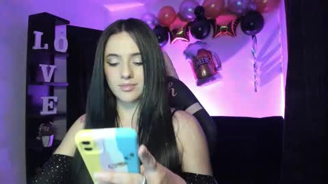 Snapshot of antonella_naughty1 chatting on 09/27/25, 08:47 antonella online show from 09/27/25, 08:47