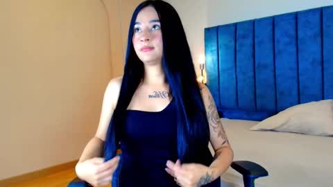 Snapshot of antonella_prada_ chatting on 02/27/26, 04:01 antonella online show from 02/27/26, 04:01