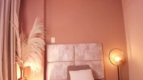 AntonellaHall  online show from 03/04/26, 07:20