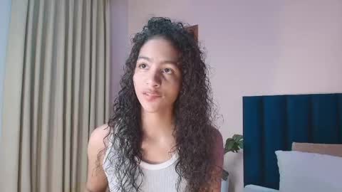 AntonellaHall  online show from 06/06/26, 01:00