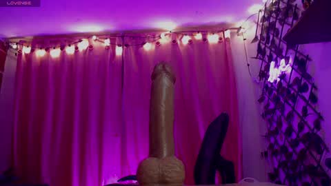 Snapshot of antonellahill_ chatting on 07/28/26, 02:51 Antonella GTM- 5 1800 0300am online show from 07/28/26, 02:51