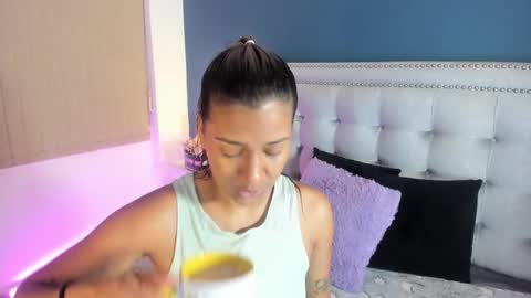 Sarah online show from 02/22/25, 12:19