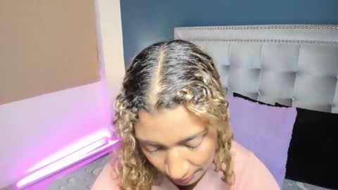 Sarah online show from 02/25/25, 03:49