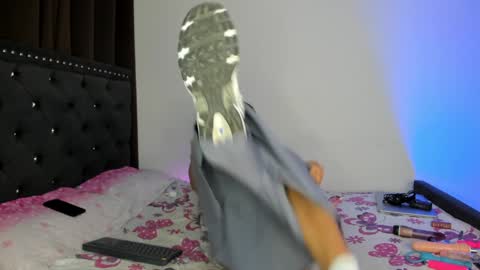 Snapshot of antonellaporter chatting on 12/13/24, 06:00 help me reach 100 likes babe online show from 12/13/24, 06:00