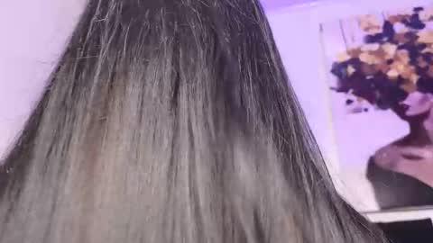 antonellariva_ online show from 12/05/25, 08:38