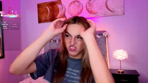 Snapshot of antonellastar24_ chatting on 12/15/25, 08:02 Antonella online show from 12/15/25, 08:02