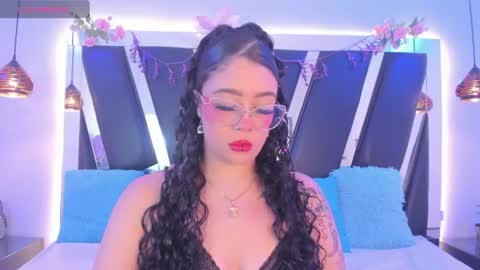 Snapshot of antonellepiercee chatting on 06/25/26, 11:37 A N T O N E L L E online show from 06/25/26, 11:37