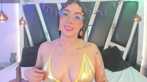 Snapshot of antonellepiercee chatting on 07/16/26, 11:16 A N T O N E L L E online show from 07/16/26, 11:16