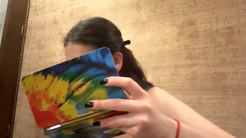 Snapshot of antonettamarinelli chatting on 11/18/25, 08:24 Serafima online show from 11/18/25, 08:24