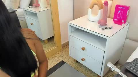 Antonia online show from 04/20/26, 12:08