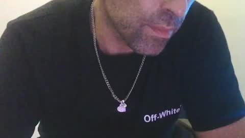 Snapshot of antonio3182b chatting on 07/17/26, 03:13 antonio3182b online show from 07/17/26, 03:13