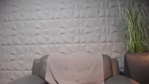 Snapshot of antoniovalentinidiamond chatting on 02/01/25, 12:07 HI My name is Antonio online show from 02/01/25, 12:07