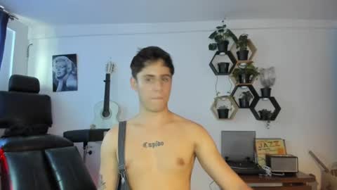 Snapshot of antonnello_ chatting on 02/25/25, 09:35 antonnello_ online show from 02/25/25, 09:35