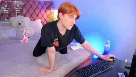 Snapshot of antonylewis chatting on 06/02/26, 06:26 YummyTony online show from 06/02/26, 06:26