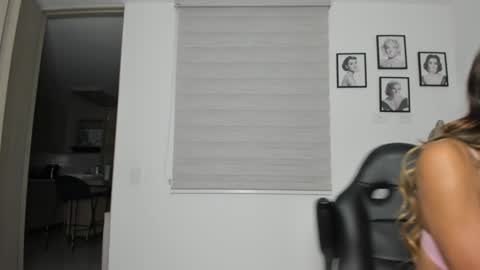 Snapshot of antotss chatting on 12/22/24, 11:41 Maria Antonia online show from 12/22/24, 11:41