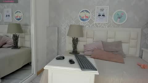 anttonia falthless16 online show from 11/16/25, 07:41