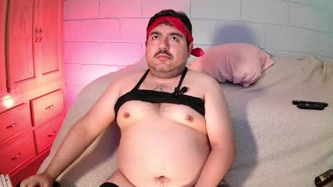 Snapshot of anuarfox chatting on 09/26/25, 09:57 AnuarFox online show from 09/26/25, 09:57