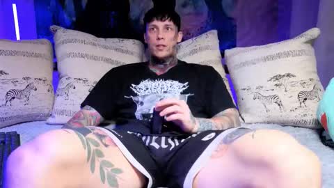 Tom online show from 12/14/25, 06:19