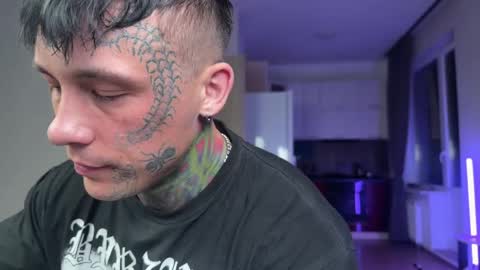 Tom online show from 04/08/26, 06:52