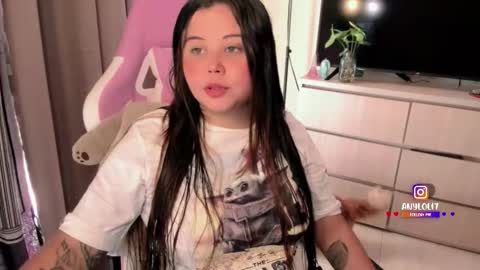   Independent model  online show from 11/26/25, 02:40