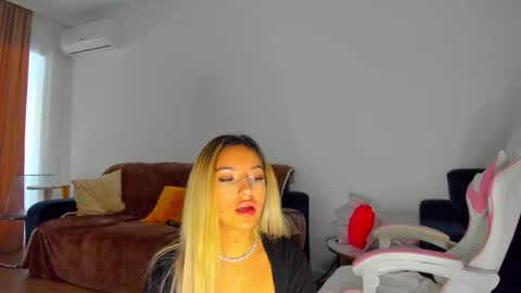 Anya online show from 01/11/26, 07:02