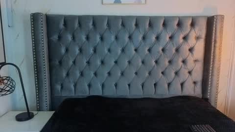 anya_belth online show from 04/17/26, 07:50