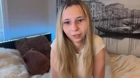 Anya online show from 12/19/25, 04:47