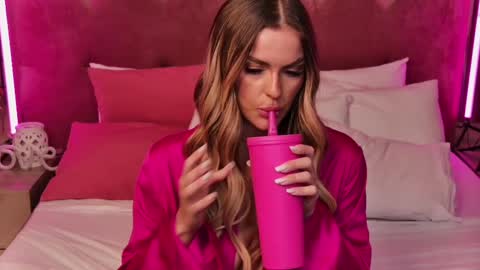 Anya online show from 03/06/25, 01:58