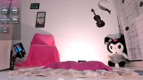 Snapshot of anyelaaaa chatting on 11/11/25, 05:35 Angela online show from 11/11/25, 05:35