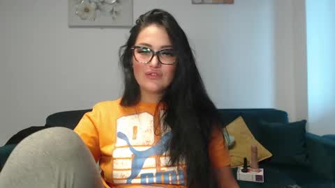 Snapshot of anyevyy chatting on 05/17/26, 05:49 AnyEvyy online show from 05/17/26, 05:49