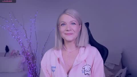 Snapshot of anykitty chatting on 12/10/24, 11:43 Anykitty online show from 12/10/24, 11:43