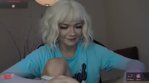 Snapshot of anykitty chatting on 11/26/25, 10:27 Anykitty online show from 11/26/25, 10:27