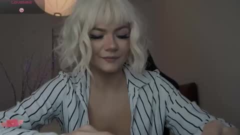 Snapshot of anykitty chatting on 11/28/25, 09:23 Anykitty online show from 11/28/25, 09:23