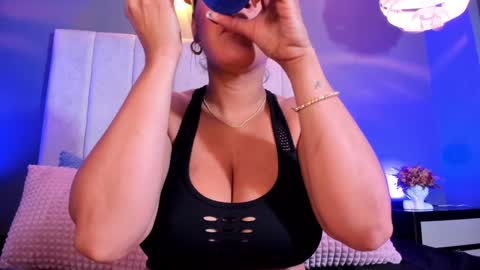 Snapshot of anyrax1 chatting on 12/21/24, 12:16 Anyrax online show from 12/21/24, 12:16