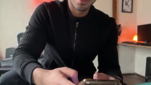 Instagram  online show from 05/11/26, 09:01