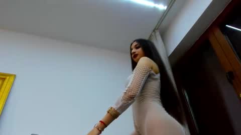 Snapshot of anyssia_ chatting on 11/12/25, 06:52 Anyssia online show from 11/12/25, 06:52