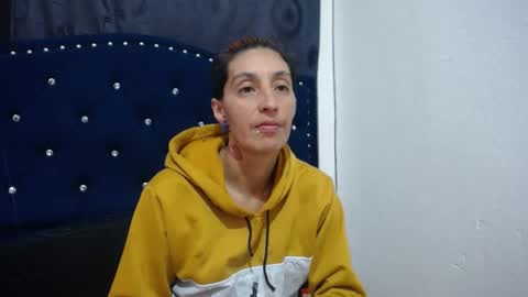 Snapshot of anyu_1306 chatting on 12/21/24, 11:01 anyu online show from 12/21/24, 11:01