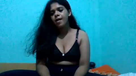 Snapshot of apa142817 chatting on 06/30/26, 12:17 Aparalux online show from 06/30/26, 12:17