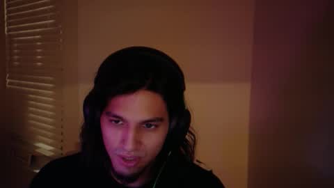 Snapshot of apachewithawebcam chatting on 11/05/25, 06:24 ApacheWithWebcam online show from 11/05/25, 06:24