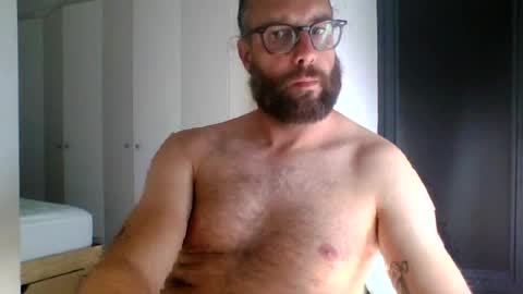 Snapshot of apc_3 chatting on 06/18/26, 09:14 apc_3 online show from 06/18/26, 09:14