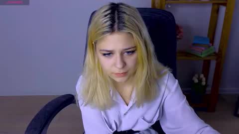 Snapshot of apheliastar chatting on 11/02/25, 04:09 ApheliaStar online show from 11/02/25, 04:09