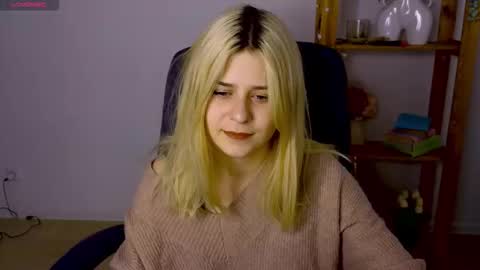 Snapshot of apheliastar chatting on 11/04/25, 03:44 ApheliaStar online show from 11/04/25, 03:44