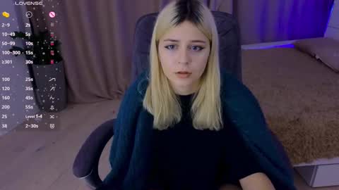 Snapshot of apheliastar chatting on 12/14/25, 03:17 ApheliaStar online show from 12/14/25, 03:17