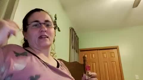 Snapshot of aphrodite60 chatting on 10/19/25, 05:30 Aphrodite60 online show from 10/19/25, 05:30