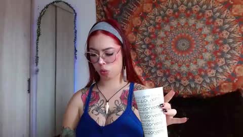 Snapshot of aphrodite__bloom chatting on 09/19/25, 05:13 aphrodite__bloom online show from 09/19/25, 05:13