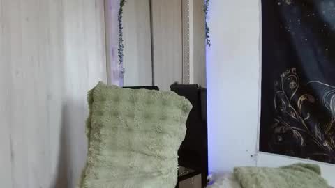 Snapshot of aphrodite__bloom chatting on 10/17/25, 07:49 aphrodite__bloom online show from 10/17/25, 07:49