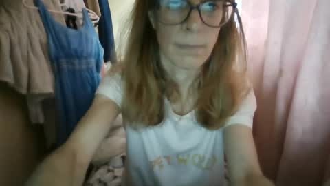 Snapshot of aphrodity_rox chatting on 06/23/26, 04:05 Aphrodity Rox online show from 06/23/26, 04:05