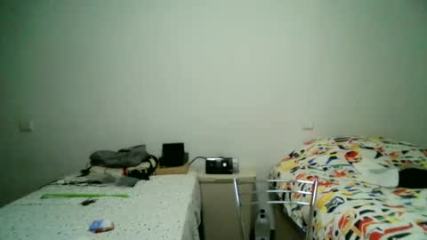 Snapshot of apixaba chatting on 01/04/25, 08:59 furry bear online show from 01/04/25, 08:59