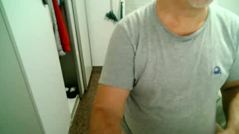 Snapshot of apixaba chatting on 10/04/25, 09:57 furry bear online show from 10/04/25, 09:57