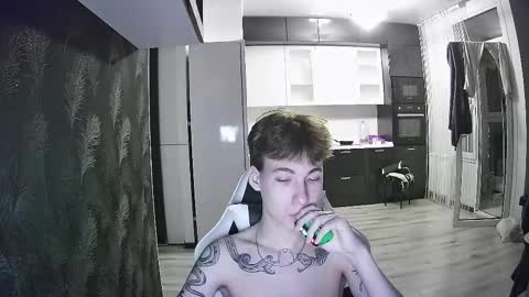 Snapshot of aplant_ chatting on 09/19/25, 10:21 aplant_ online show from 09/19/25, 10:21